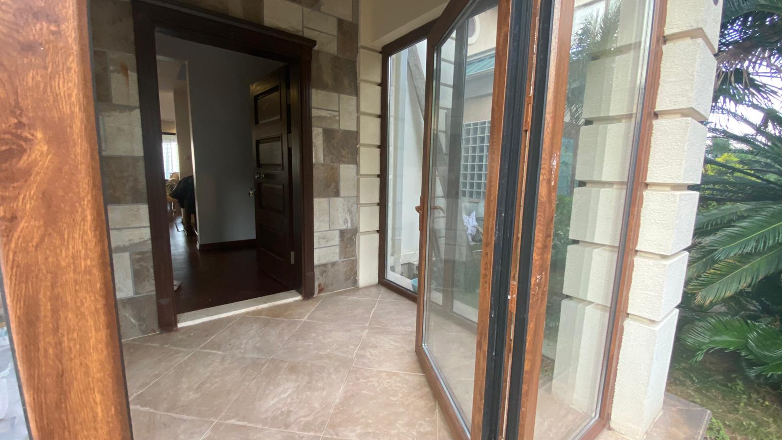 YALINCAK PARK EVLER 2'DE SATILIK TRİPLEKS VİLLA